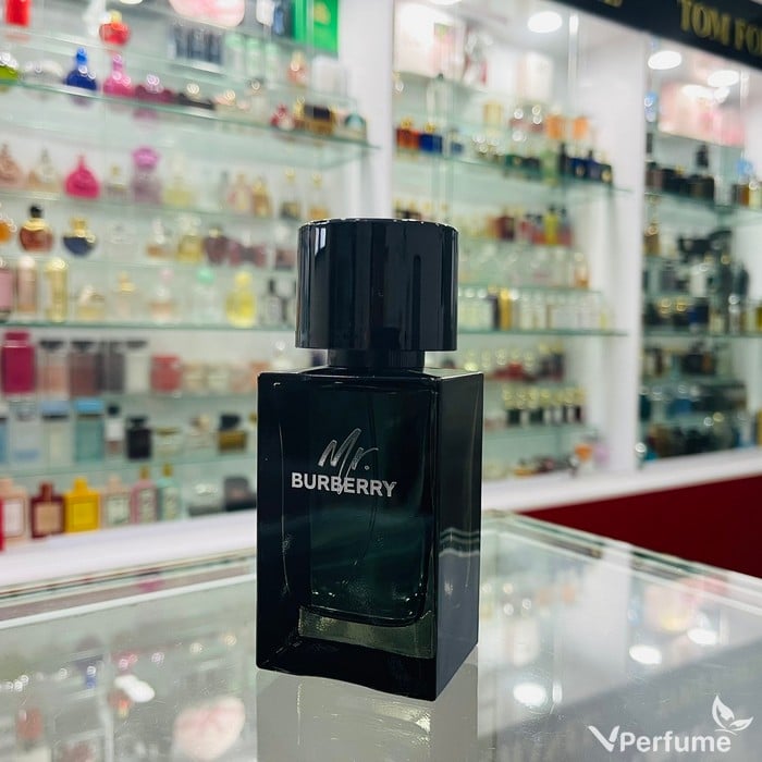 Thiết kế Mr Burberry EDP nam tính, mạnh mẽ