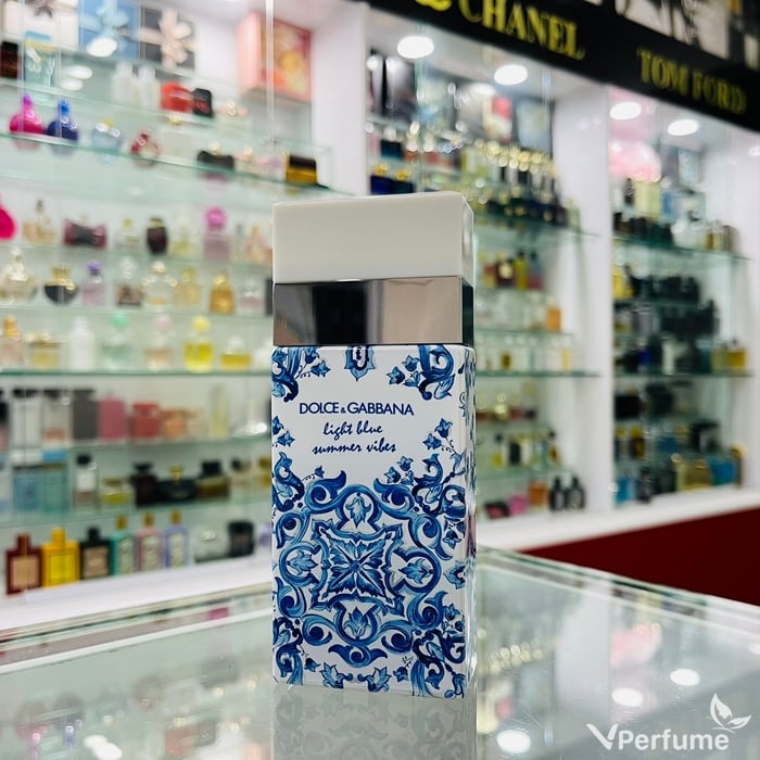 Thiết kế chai nước hoa D&G Light Blue Summer Vibes