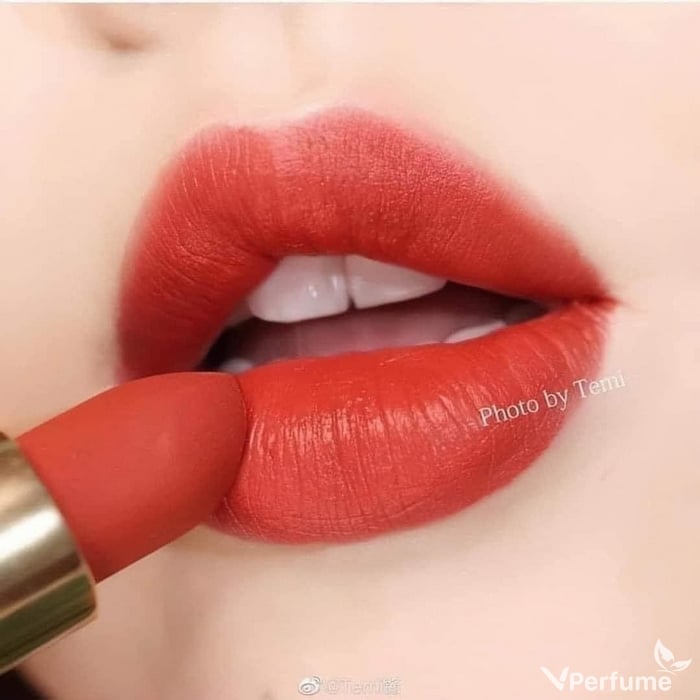 Son Gucci 500 Odalie Red Matte màu đỏ cam