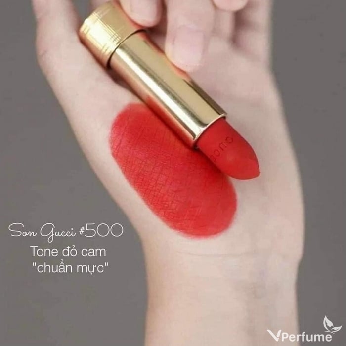 Son Gucci 500 Odalie Red Matte kết cấu lì mềm mại,